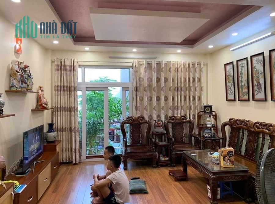 CC bán nhà 2 mặt phố Nguyễn Trãi sầm uất gần Royal City 61m2 chỉ 13.48 tỷ. LH 0989.62.6116