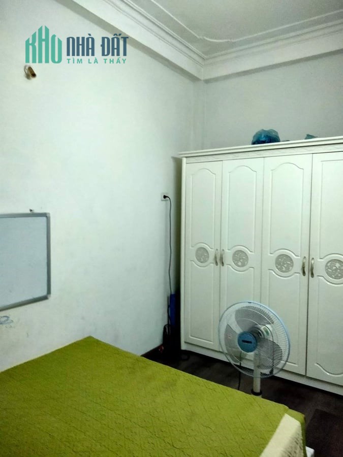 Nhà Thịnh Quang 4 tầng ô tô đỗ sát nhà, chủ để lại toàn bộ nội thất. nhỉnh 2 tỷ.