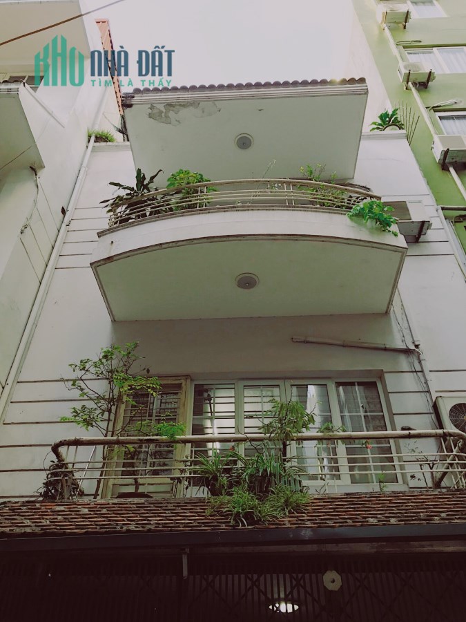 Cho thuê nhà Ngõ phố Linh Lang 90m x 4 tầng , MT 6.5m, ô tô vào trong nhà, 35 triệu ( ảnh thật )