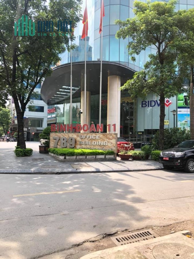 Bán nhà Phân Lô Hoàng Sâm, Hoàng Quốc Việt, Gara, ôtô tránh, 2 thoáng.