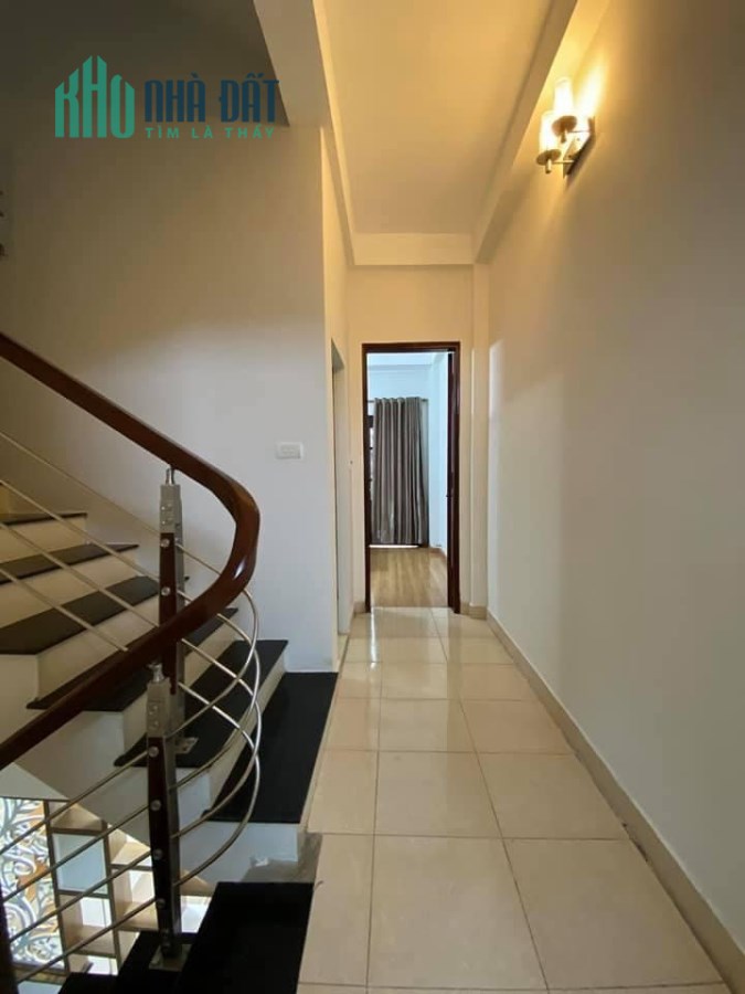 Bán nhà Phạm Ngọc Thạch, vị trí cực đẹp 50m ra đường oto, 50m2 5T 5.5tỷ