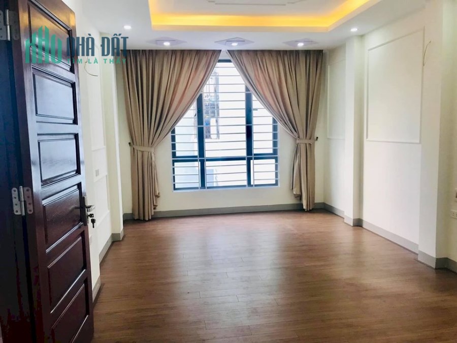 Bán gấp nhà mới 40m2 tại VÕ CHÍ CÔNG - NGÕ OTO