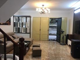 BÁN NHÀ CẦU GIẤY, 85M2, 4 TẦNG, HƠN 10TỶ,  LÔ GÓC, Ô TÔ, KINH DOANH. LH 0976772692.