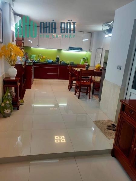 Bán nhà Cầu Giấy, nhà đẹp, hai mặt ngõ, 4,2 tỉ, kinh doanh sầm uất