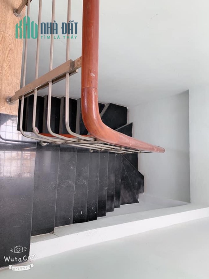 Gia chủ cần tiền nhượng gấp căn nhà  Diện tích :40m2 Mặt tiền :8m