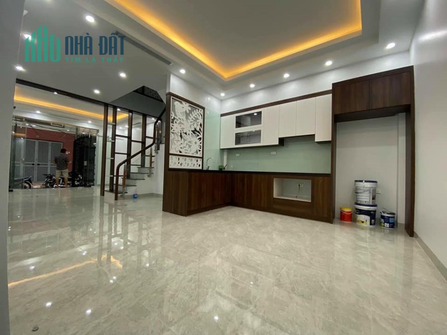 Bán Gấp Nhà 6 Tầng, 2 Mặt Thoáng, 40M2,  Phố Cù Chính Lan, Thanh Xuân.  Hơn 4Tỷ  Liên hệ 0886981095