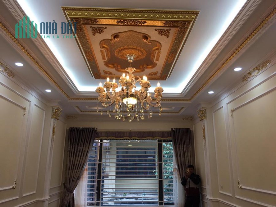 Bán nhà ngõ 68 cầu giấy, Quận Ủy, phường Quan Hoa dt 38 m2 x 5 t mới lô góc 4,38 tỷ