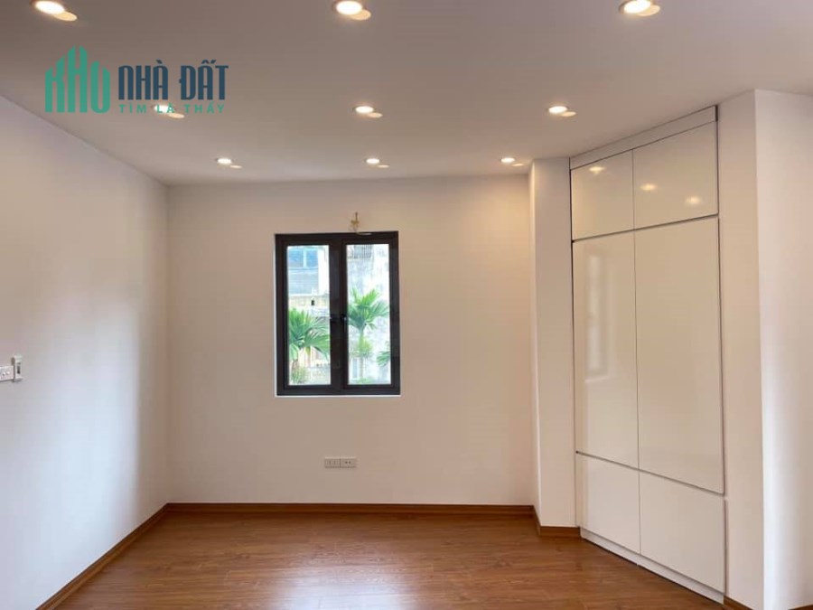 NHỈNH 3TỶ NHÀ SIÊU ĐẸP - MỚI KINH KOONG - LONG BIÊN QUẬN - NGÕ THÔNG