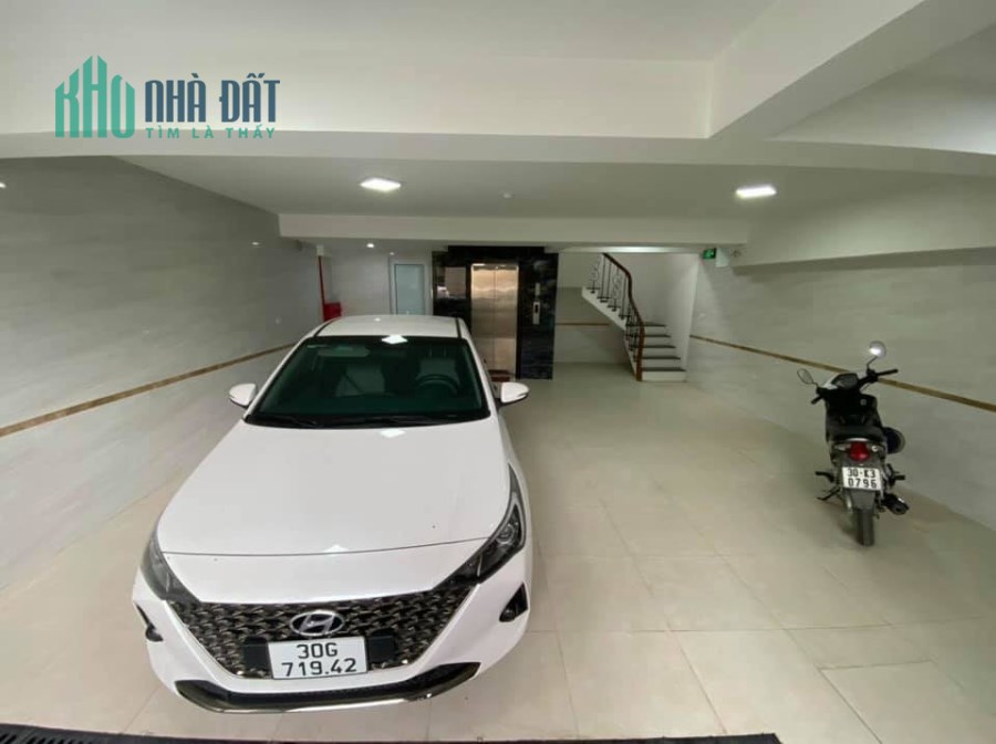 Bán tòa nhà 9 tầng mặt phố Khuất Duy Tiến, DT 105m2, MT 7,2m, Giá 37 tỷ