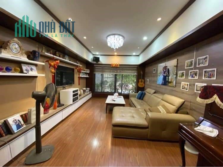 MẶT PHỐ trong đê, Âu Cơ 123m x 4 tầng, MT8m, giá 30 Tỷ