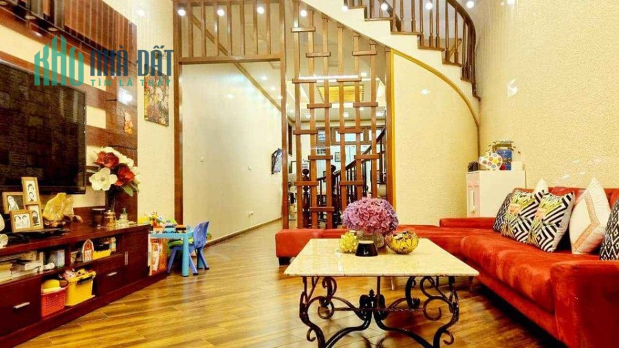 ĐẠI HẠ GIÁ, THÁI HÀ, 40M2X5T, 4 TỶ 7, KINH DOANH, TẶNG NỘI THẤT XỊN, BAO SANG TÊN