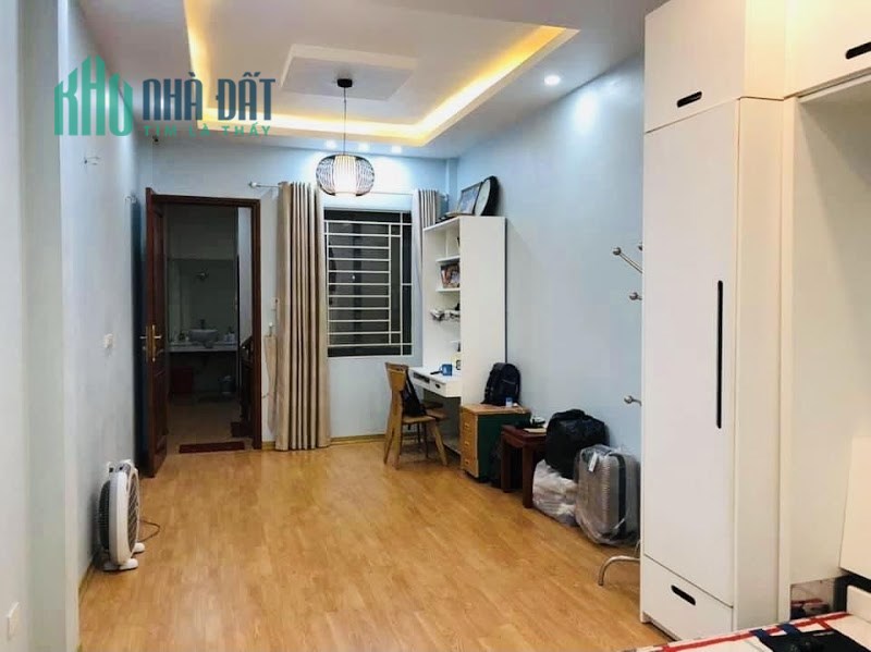 Bán gấp nhà Phố Thái Hà, Đống Đa, 45m2, 5 tầng, MT4m, 4tỷ15