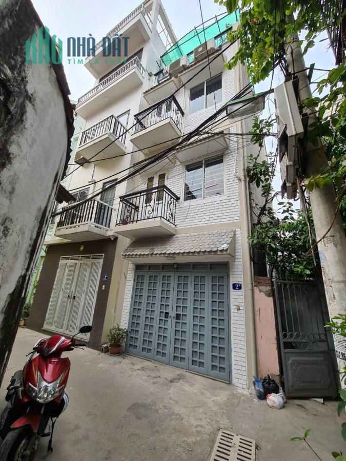 Bán nhà phố Nguyễn Văn Cừ,Long Biên ,45m,5 tầng,mt 5.6m,giá 3.95 tỷ.Lh:0989126619.
