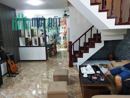 Cần tiền Bán gấp Biệt Thự  CẦU GIẤY, 85m2, 4 Tầng, Hơn 10 tỷ, Ô tô, Lô Góc. LH: 0976772692.