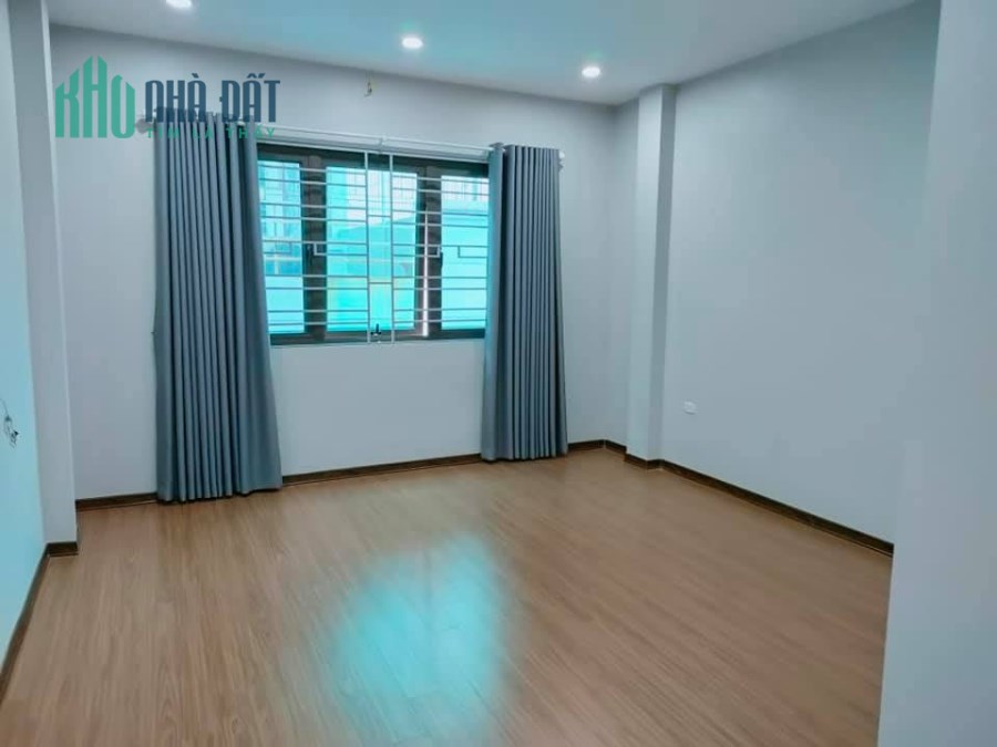 Bán nhà hai mặt phố Đống Đa, siêu hiếm, DT:50m2, 5 tầng MT:5.6m giá 15 tỷ.