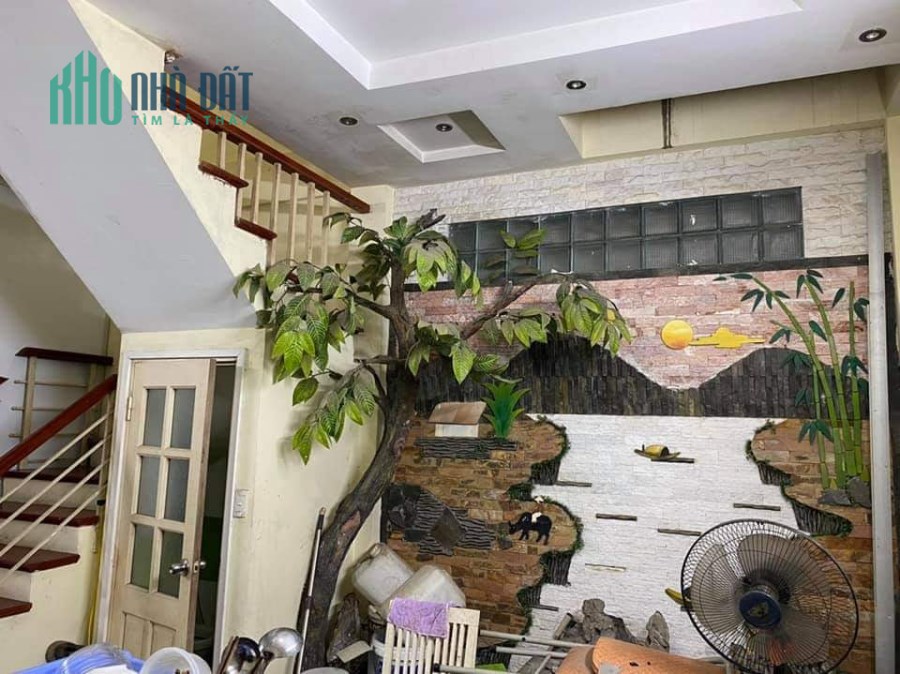 Bán nhà Trường Chinh lô góc, diện tích hơn 50m2 gần hồ hơn  4 tỷ.