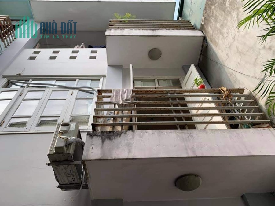 Bán nhà Trường Chinh lô góc, diện tích hơn 50m2 gần hồ hơn  4 tỷ.