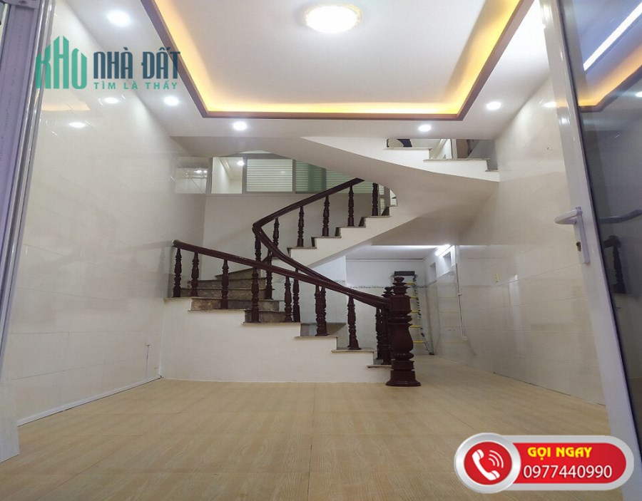Chính chủ bán nhà Trương Định, quận Hoàng Mai, 5 Tầng,  42 M2  chỉ hơn 4 Tỷ LH 0977440990.