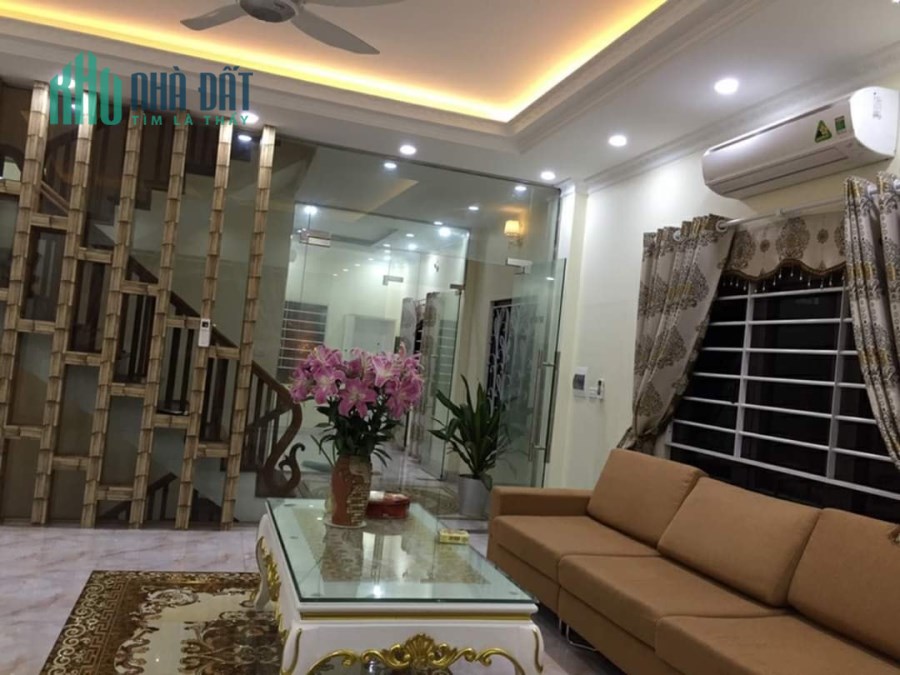 Bán nhà Nguyễn Văn Cừ,Long Biên,ô tô đỗ cửa,DT 84 m2,MT 4.5m,4 tầng,6,6 tỷ.