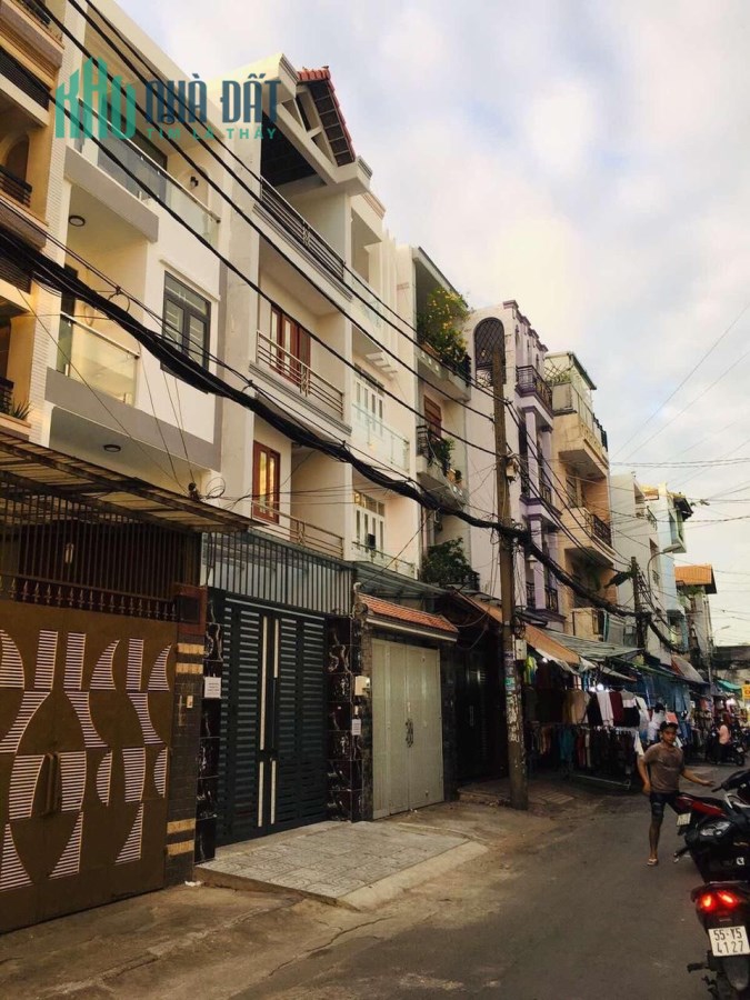 Chính chủ bán gấp nhà quang trung,gò vấp,ngay chợ,DT 116m2,4 tầng, 10,7 tỷ