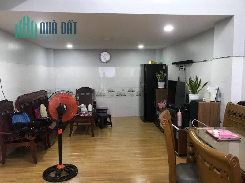 Bán nhà quận 3 dưới 5 tỷ, CMT8, 38M2, TẶNG NỘI THẤT 0799149230