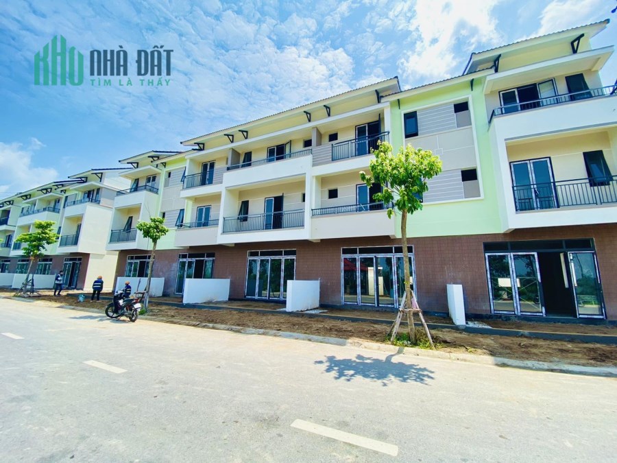 BÁN nhà 3 tầng view sông sen trong khu đô thị centacity giá rẻ hấp dẫn tại thời điểm này