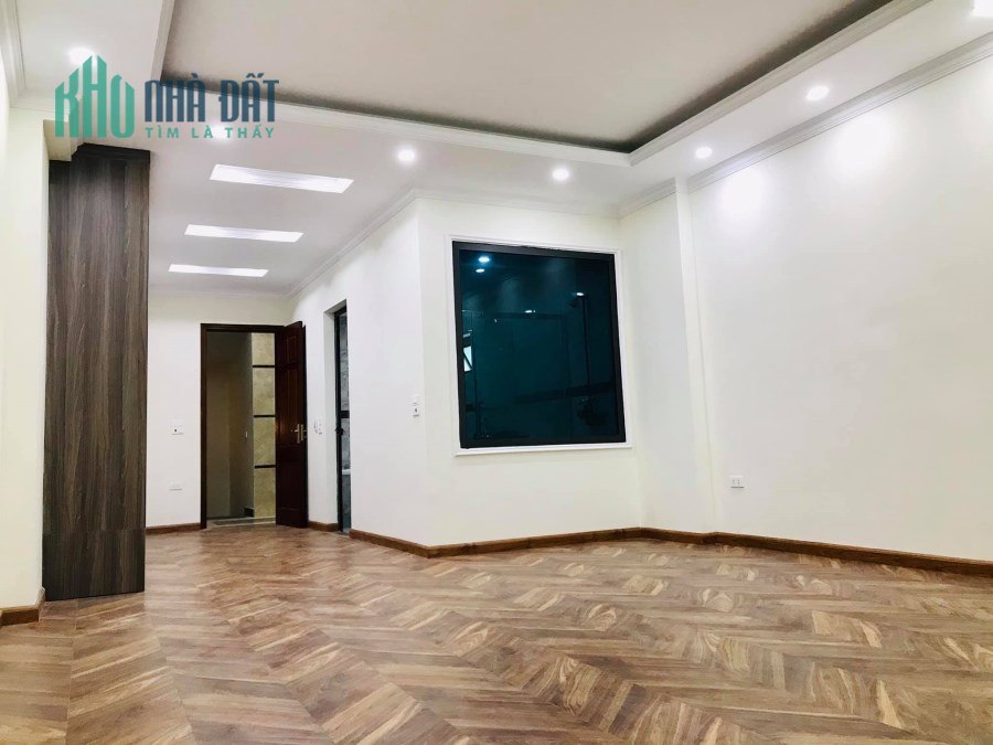 Thanh Khoản Gấp Nhà Cầu Giấy 43m Thiết Kế Thang Máy GaRa Ô Tô Giá Trào 9.3 Tỷ