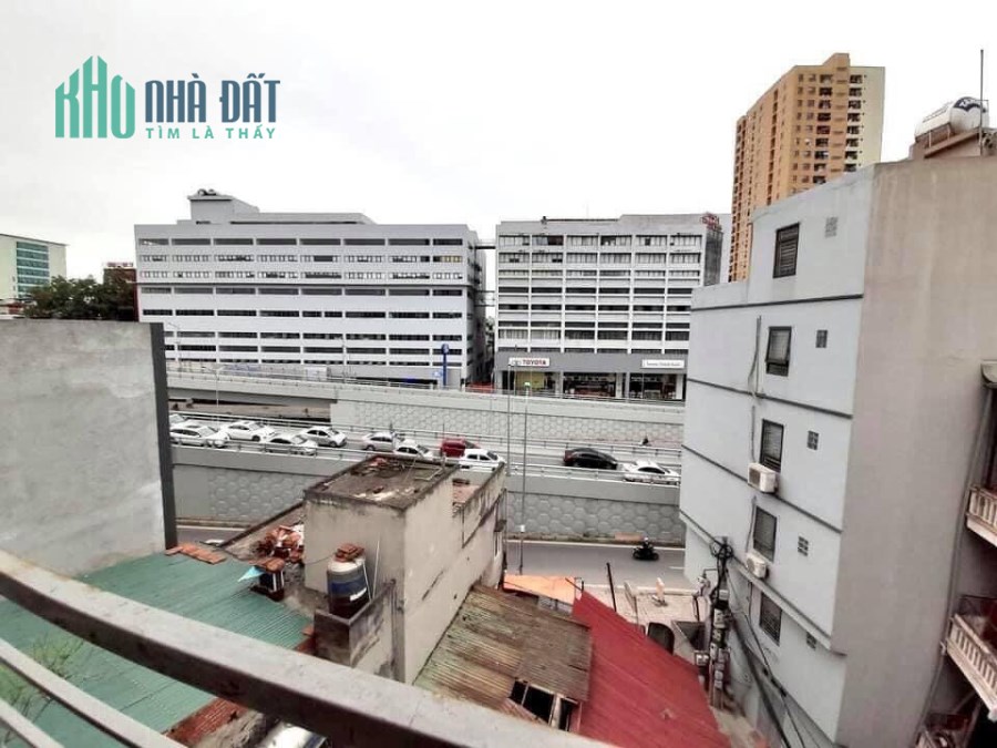Bán nhà Lô góc, nhà mới, kinh doanh Online, 28m2 x 6T, Trường Chinh, cách phố 15m.