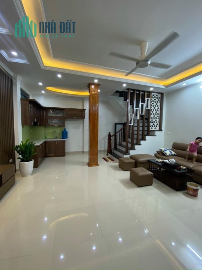 CỰC HIẾM BÁN MẶT PHỐ Giáp Bát 5T, 105M2,  Kinh doanh đỉnh, Nhỉnh 12 Tỷ LH 0977440990.