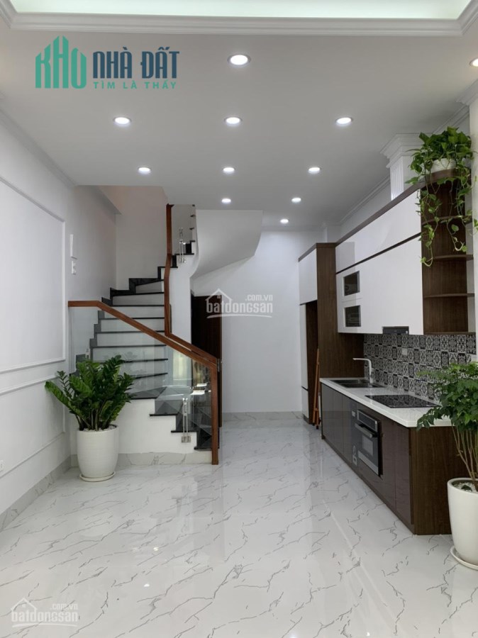 Bán gấp nhà Trương Định, 45m2* 5 tầng, 3.25 tỷ, lô góc