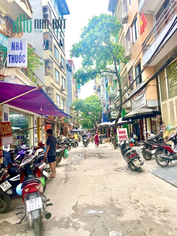 Chỉ nhỉnh 4 tỷ nhà tuyệt đẹp ô tô đỗ cửa Kinh Doanh tốt phố Yên Lạc DT 39m x 4 Tầng