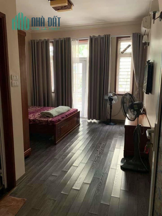 Phân lô – Cầu Giấy – Hoàng Quốc Việt – Vỉa hè – Ôtô tránh, 70m2 x 5T, MT 4m, giá 15 tỷ.