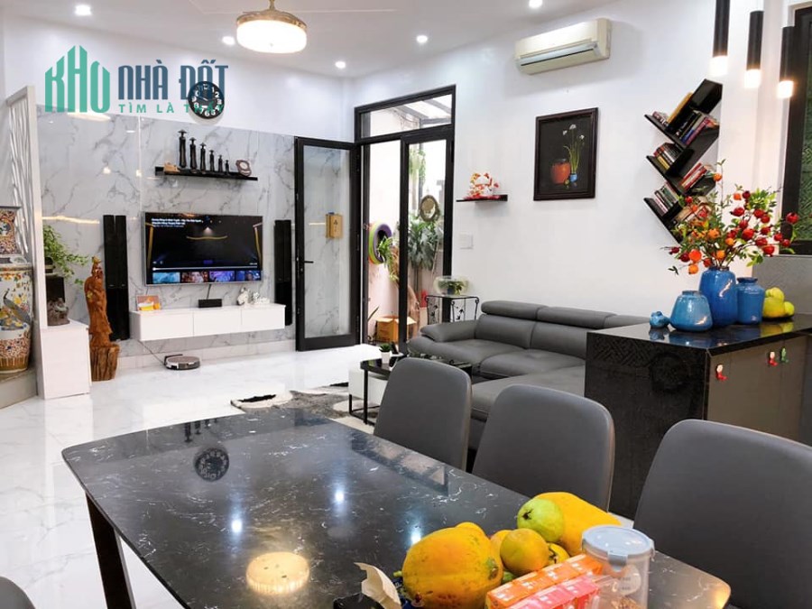 HIẾM - Bán nhà Hoàng Quốc Việt, Cầu Giấy, Dt 64m2, giá 4.85 tỷ - 0946 282 292