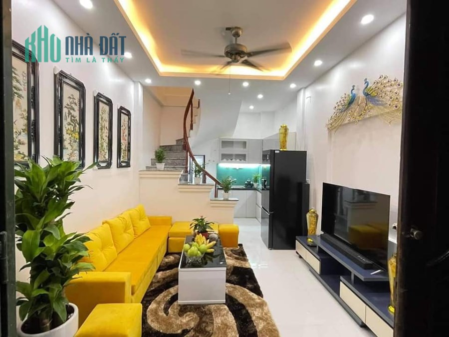 HIẾM 5 Tầng,  39 M2, phố Vĩnh Hưng, quận Hoàng Mai, giá chỉ hơn 3 Tỷ LH 0977440990