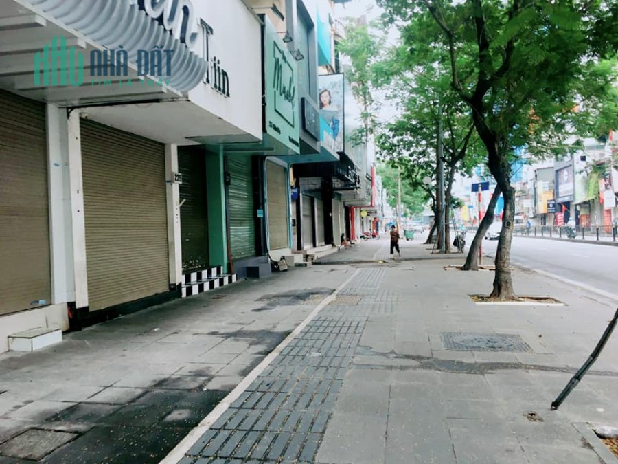 Bán nhà Mặt Phố Chùa Bộc, Kinh đô thời trang, Vỉa hè đá bóng, 63m2x5T, Giá 31 Tỷ