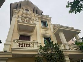 Cần tiền Bán gấp Biệt Thự  PHỐ CẦU GIẤY, 200m2, 4t, 47 tỷ 5, Ô tô, vỉa hè, lô góc. LH: 0976772692.