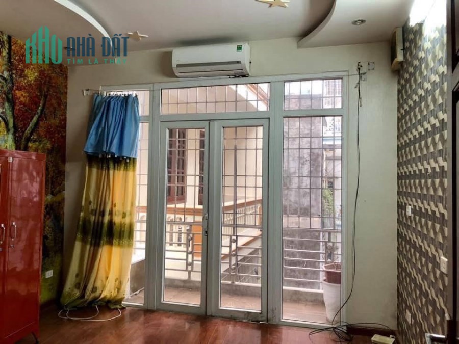 Nhà Hiếm Quận Hai Bà, Ngõ Gốc Đề DT37/61 4 tầng MT 4 Giá 3.2 tỷ