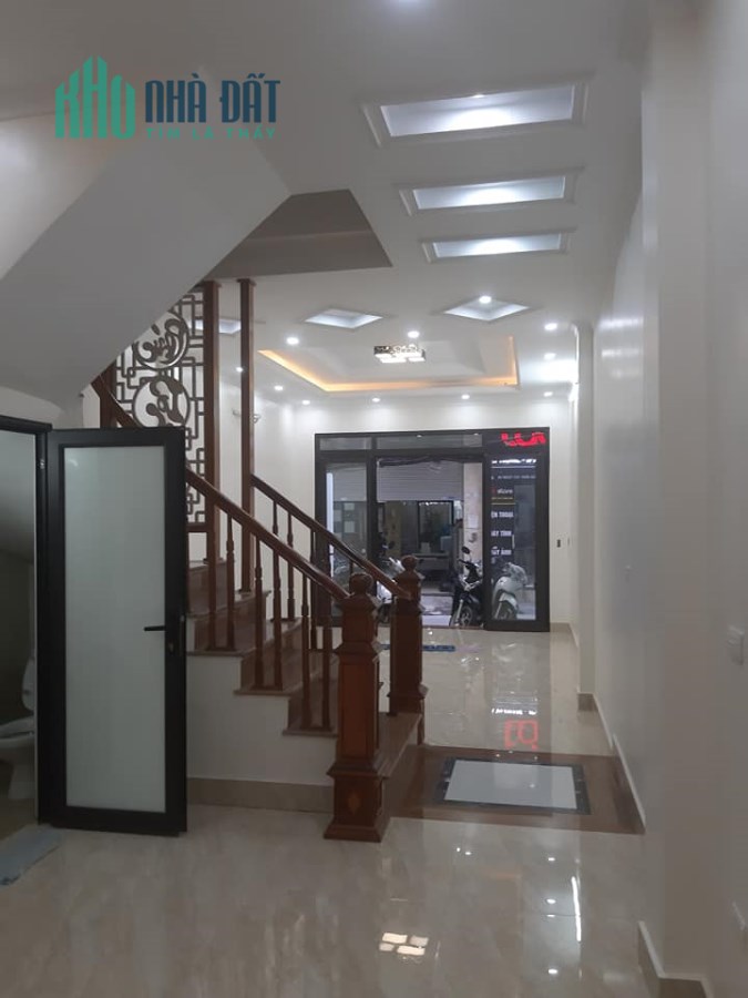 Bán nhà khu vực Thái Hà diện tích 56m2. 4tầng giá 15.5 tỷ