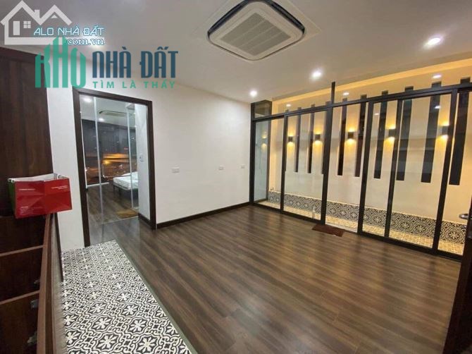 Bán Nhà - Tôn Thất Tùng - Đống Đa - 80m2 x 5T – Ô Tô - Giá: 7.5 Tỷ.