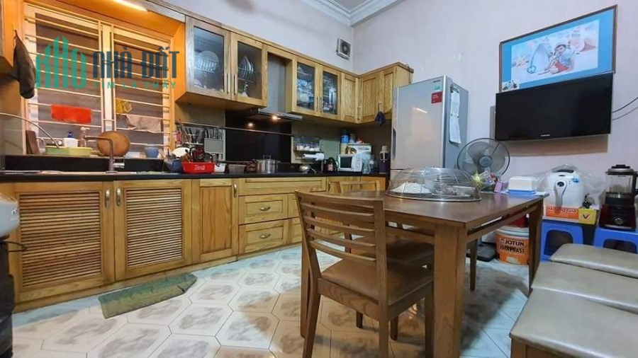 NHÀ BÁN ĐƯỜNG TRẦN QUANG KHẢI 14X29M 427M2. ĐẤT . GIÁ: 155 TỶ