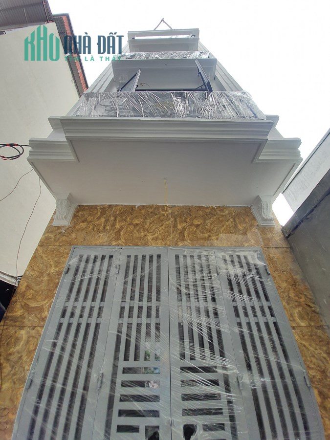 Bán nhà Ngọc Hồi, 40m x 4T, MT 4m, giá 2,850 tỷ