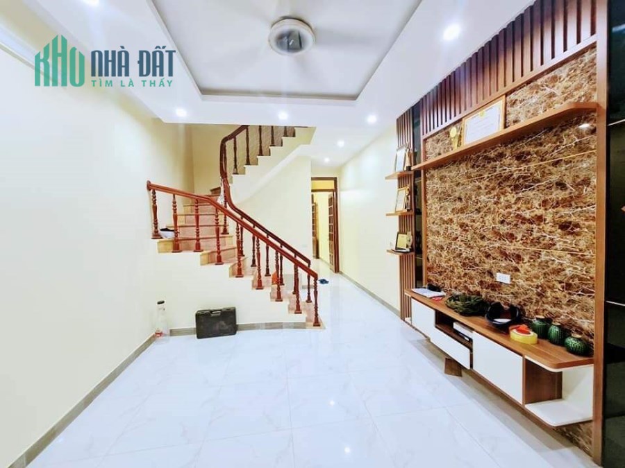 Bán nhà cực hiếm 5 Tầng, 38 M2, phố Trương Định, quận Hoàng Mai. Liên Hệ 0977440990