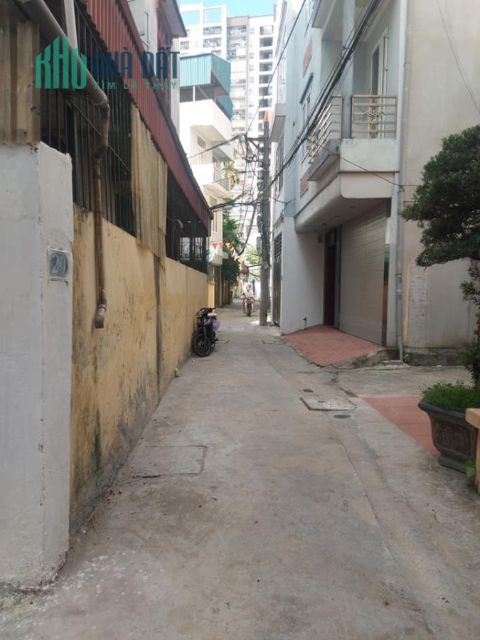 Nhỉnh 6 tỷ có 102m2 đất và nhà 4 tầng về ở luôn phố Nguyễn Văn Cừ,Long Biên.