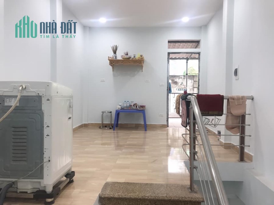 💥Bán nhà Nguyễn Văn Cừ, Long Biên, 45m,5T_oto đỗ cửa _nhỉnh 4tỷ