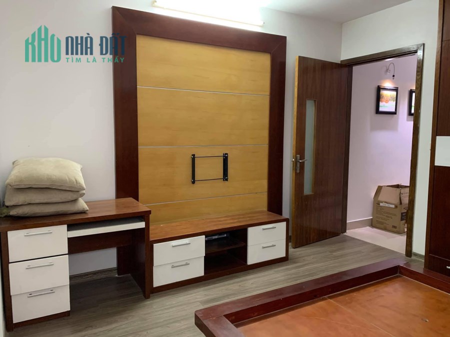 Nhà đẹp Phố Nguyễn Sơn, 45m2 x 4T, phân lô, tặng nội thất  xịn. Giá  4 tỷ