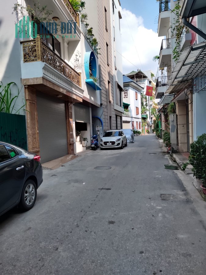 Nhỉnh 6 tỷ có nhà mới ở ngay ô tô đỗ cửa,61m,5 tầng phố Nguyễn Văn Cừ,Long Biên.