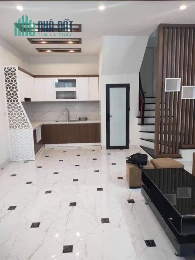 Nhà mới kính coong, đẹp như Ngọc Trinh, hơn 2 tỷ. Tứ Hiệp - Thanh Trì