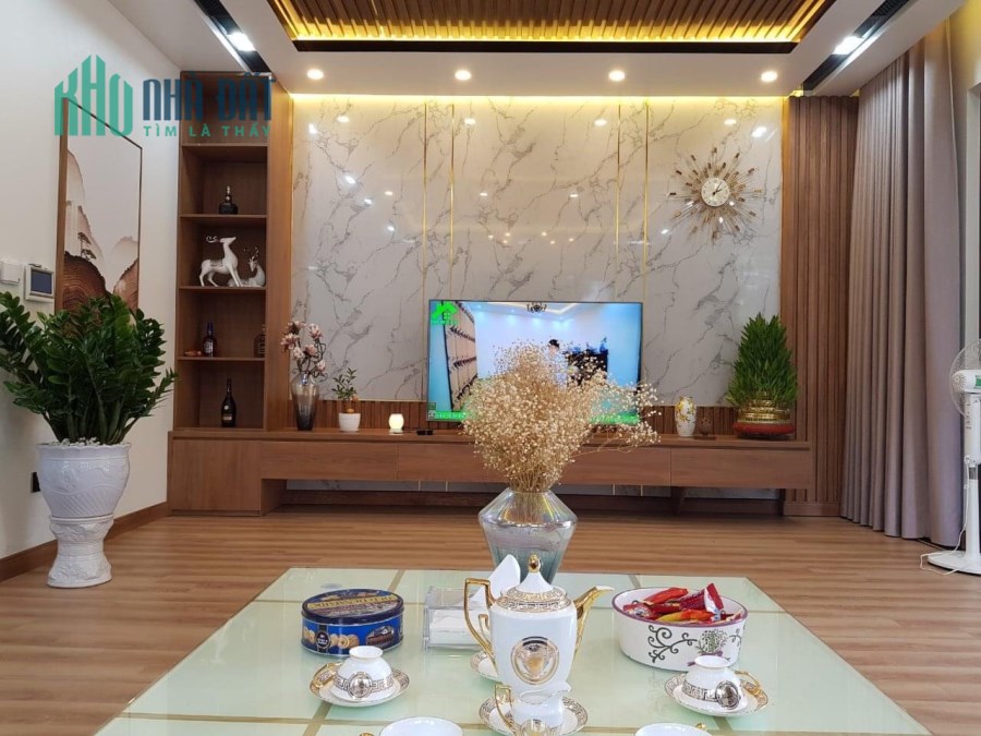 Cần bán gấp nhà ngõ 117 Thái Hà, ô tô đỗ cửa nhà nhà kinh doanh được điện tích 52m2 giá 5,4 tỉ