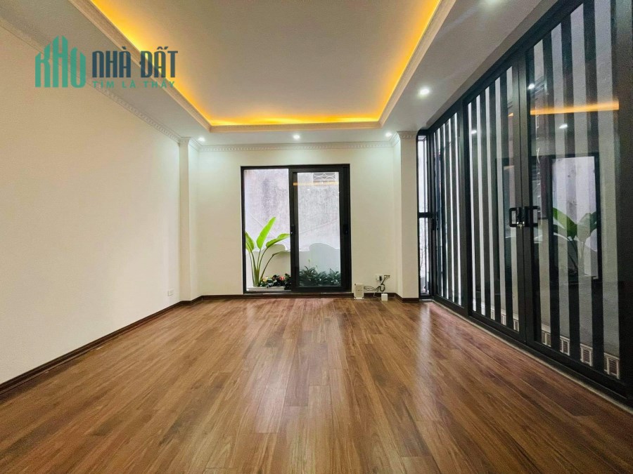 Bán Gấp nhà phố Khâm Thiên  dt 35m2 mặt tiền 5m ngõ ô tô đỗ cửa chỉ hơn 4 tỉ