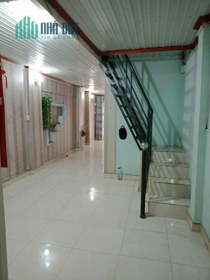 Bán nhà nát quận 10, 46m2, ngay Ngã Sáu, nhỉnh 100 tr/m2, 0911687421